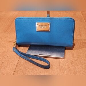 NOS Michael Kors Wristlet Strap Wallet Clutch Zip Around Turquoise Blue